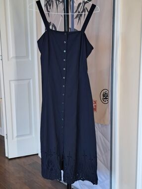 100% Cotton Time and Tru Eyelet Midi Front Button  Dress Sz M Dark Blue Pockets